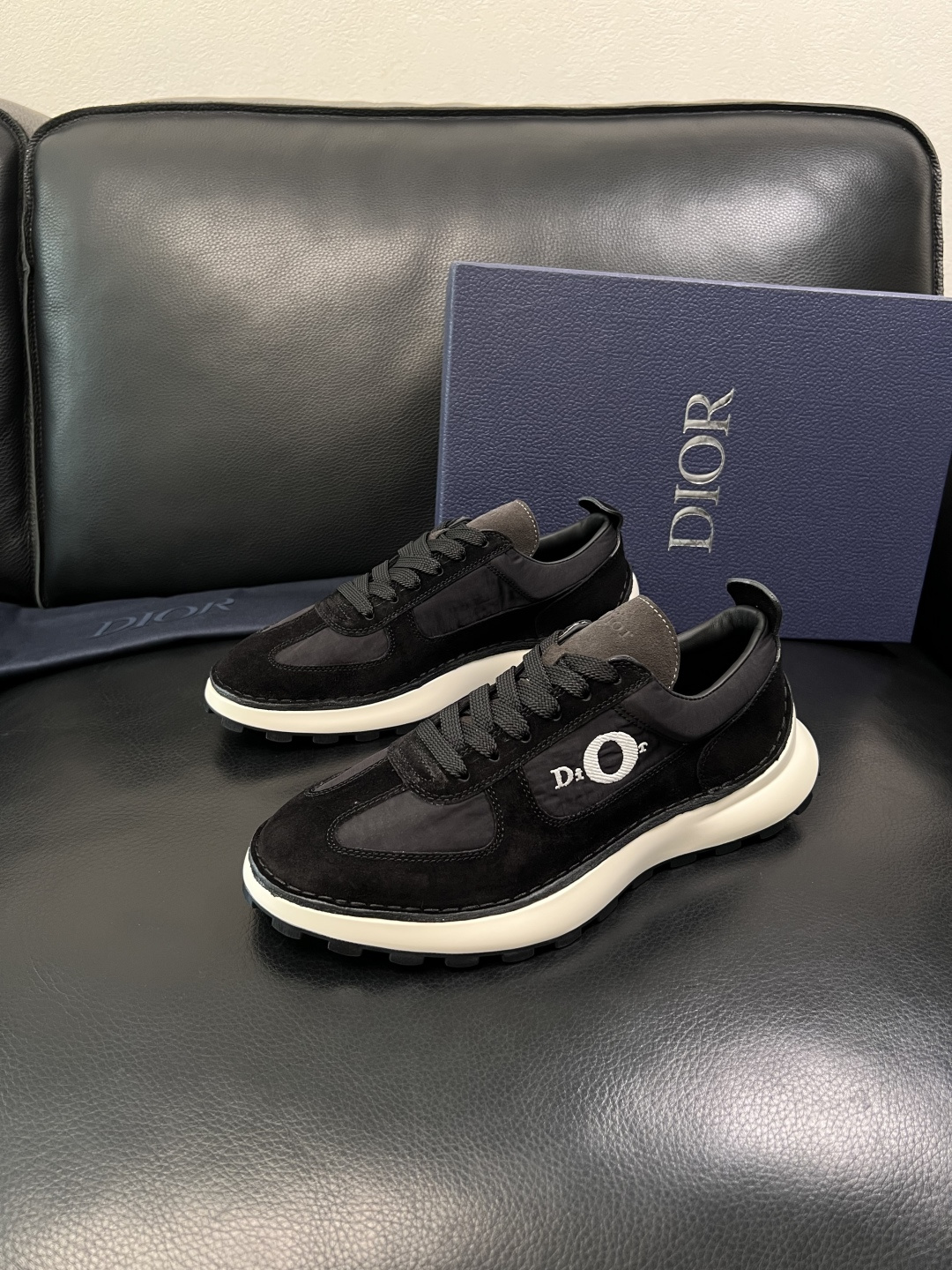 Dior 顶级工艺品 迪奥  专柜同步 原厂配置，意大利进口原版牛皮面料，透气舒适进口水染牛里垫，鞋底：