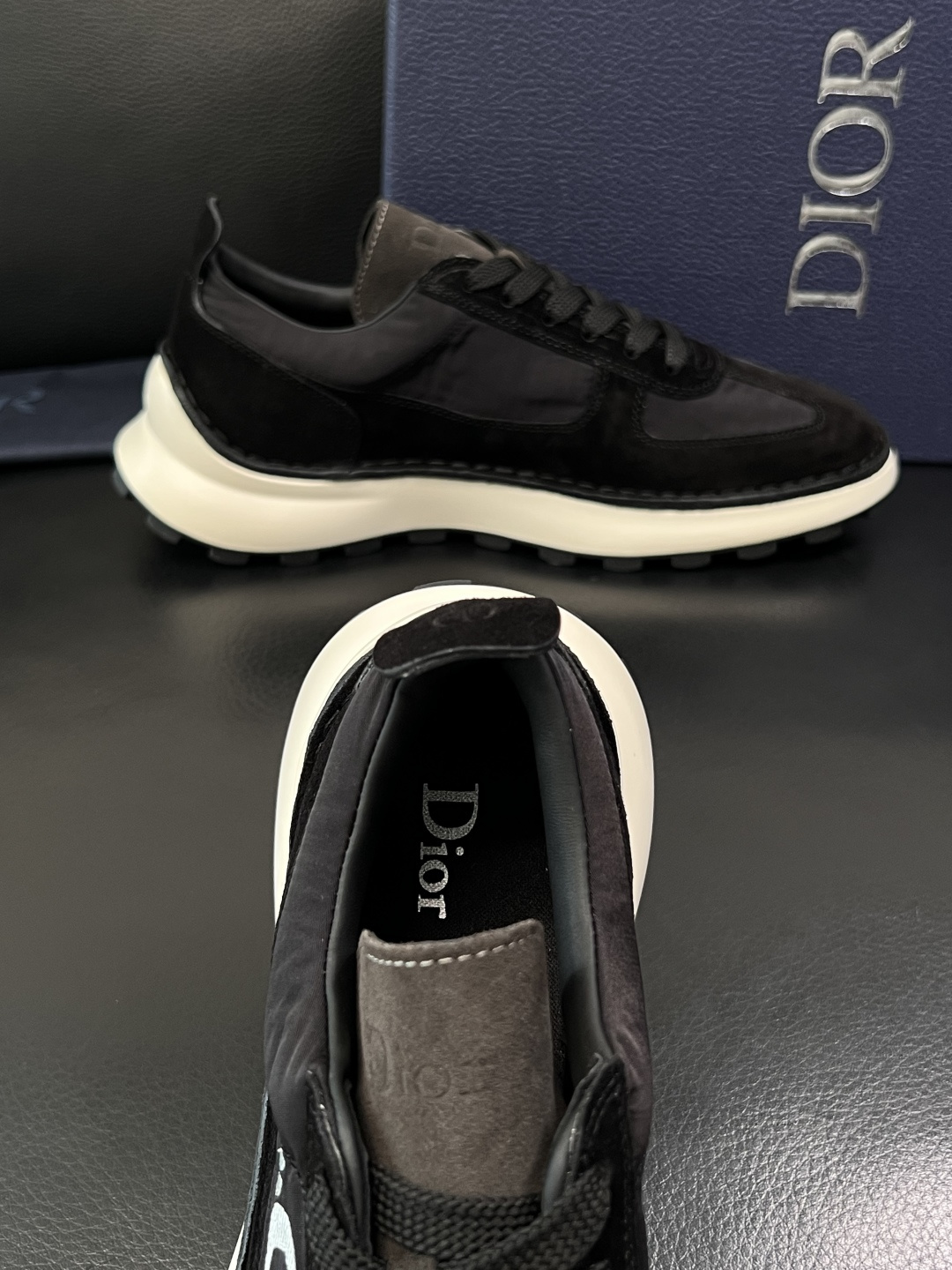 Dior 顶级工艺品 迪奥  专柜同步 原厂配置，意大利进口原版牛皮面料，透气舒适进口水染牛里垫，鞋底：