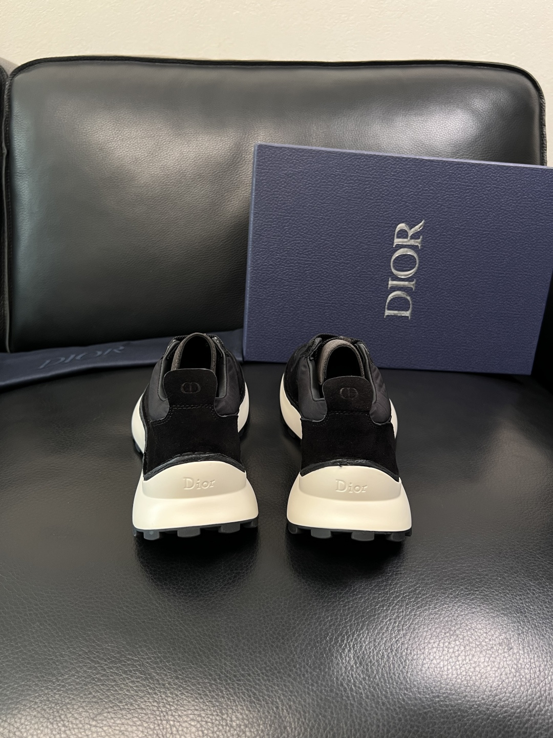 Dior 顶级工艺品 迪奥  专柜同步 原厂配置，意大利进口原版牛皮面料，透气舒适进口水染牛里垫，鞋底：