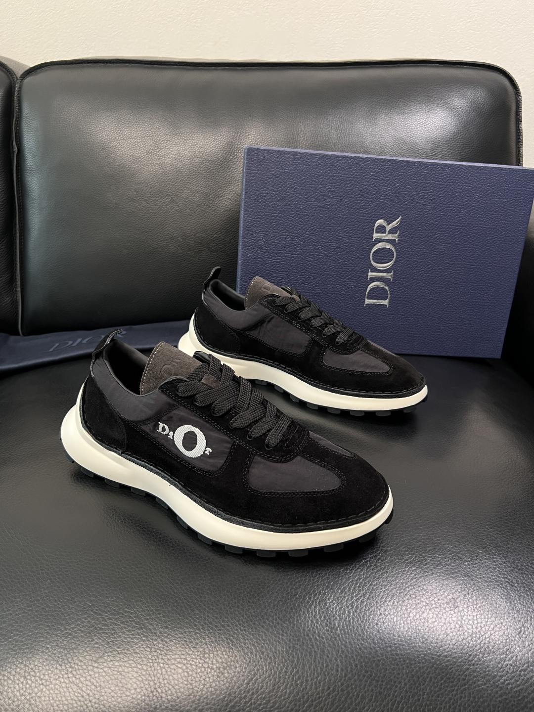 Dior 顶级工艺品 迪奥  专柜同步 原厂配置，意大利进口原版牛皮面料，透气舒适进口水染牛里垫，鞋底：