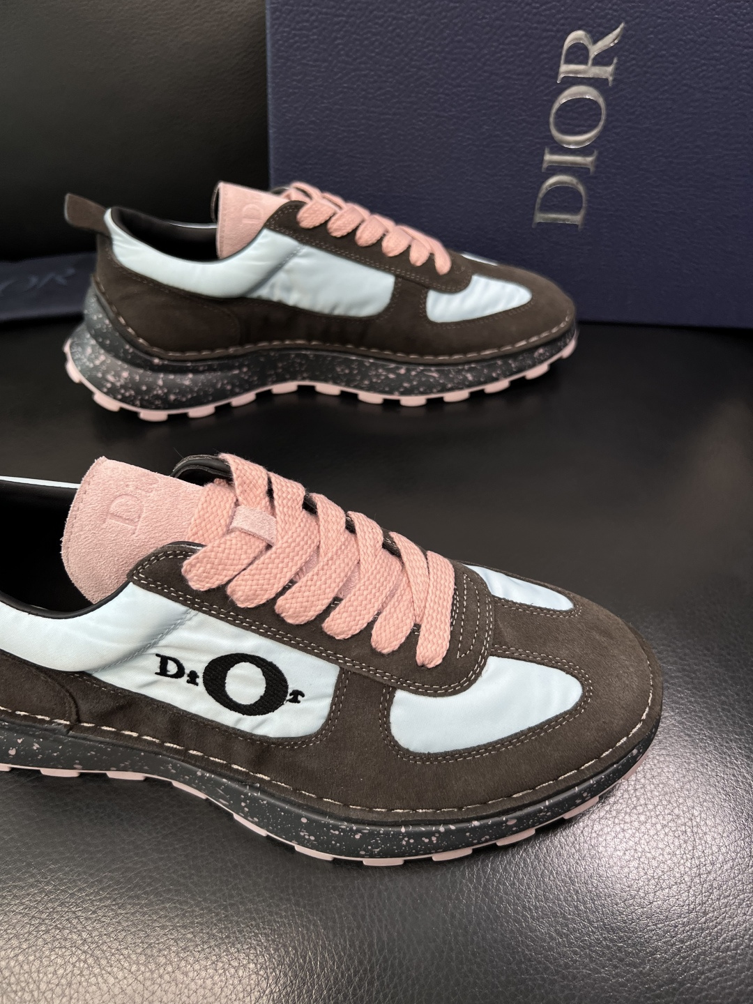 Dior 顶级工艺品 迪奥  专柜同步 原厂配置，意大利进口原版牛皮面料，透气舒适进口水染牛里垫，鞋底：