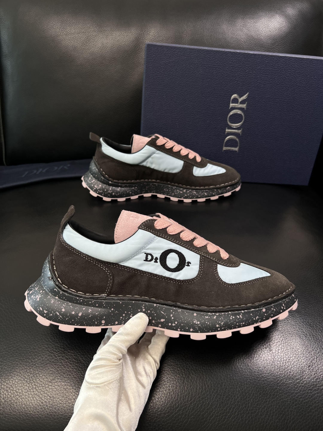 Dior 顶级工艺品 迪奥  专柜同步 原厂配置，意大利进口原版牛皮面料，透气舒适进口水染牛里垫，鞋底：