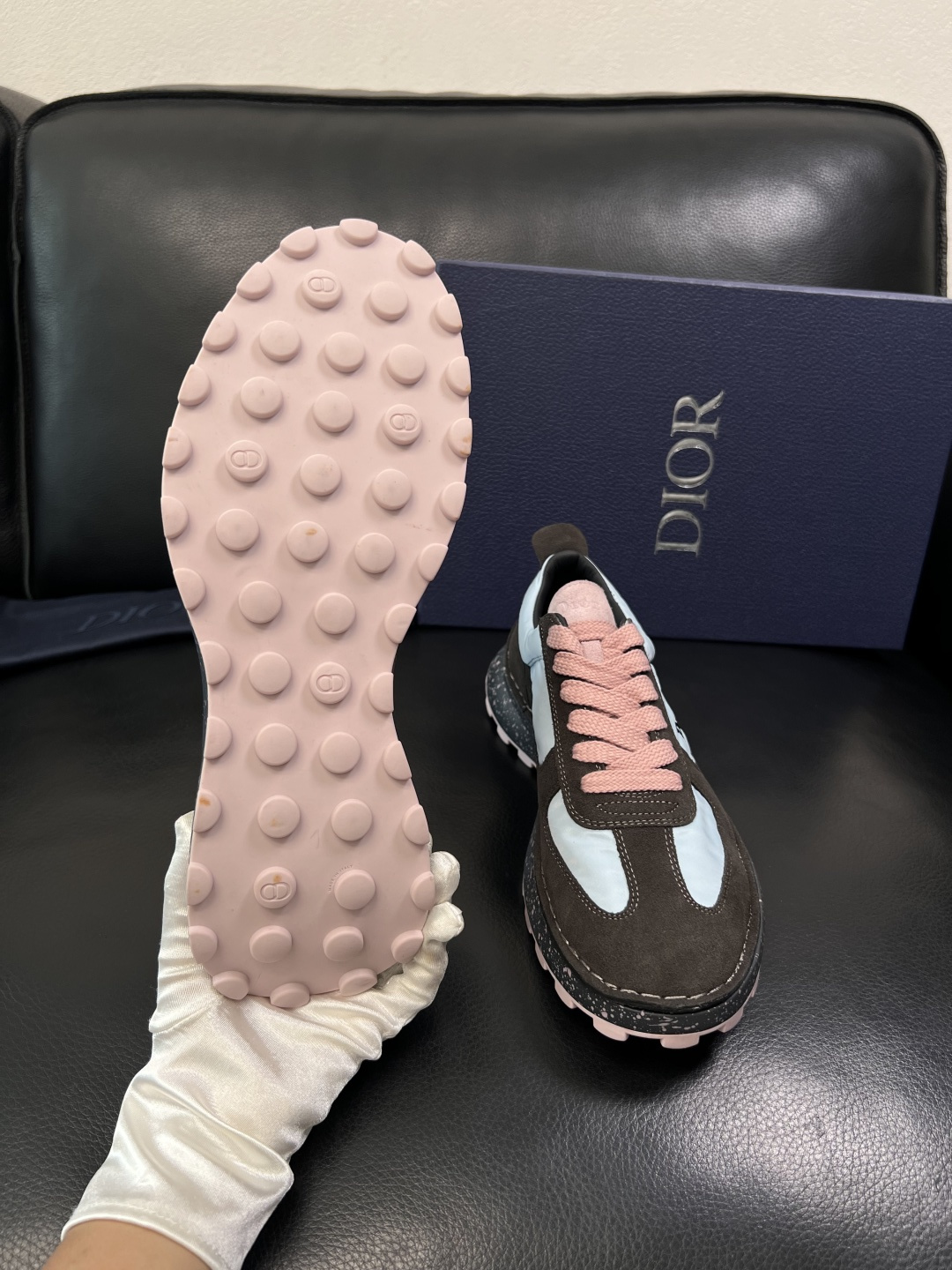 Dior 顶级工艺品 迪奥  专柜同步 原厂配置，意大利进口原版牛皮面料，透气舒适进口水染牛里垫，鞋底：