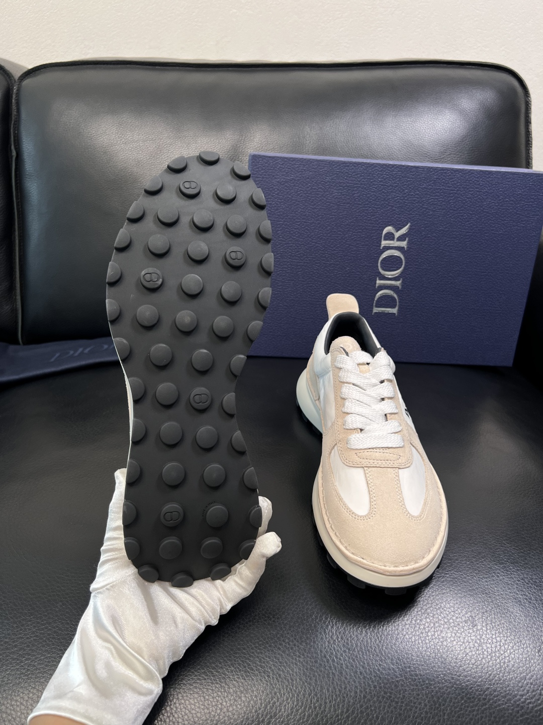 Dior 顶级工艺品 迪奥  专柜同步 原厂配置，意大利进口原版牛皮面料，透气舒适进口水染牛里垫，鞋底：