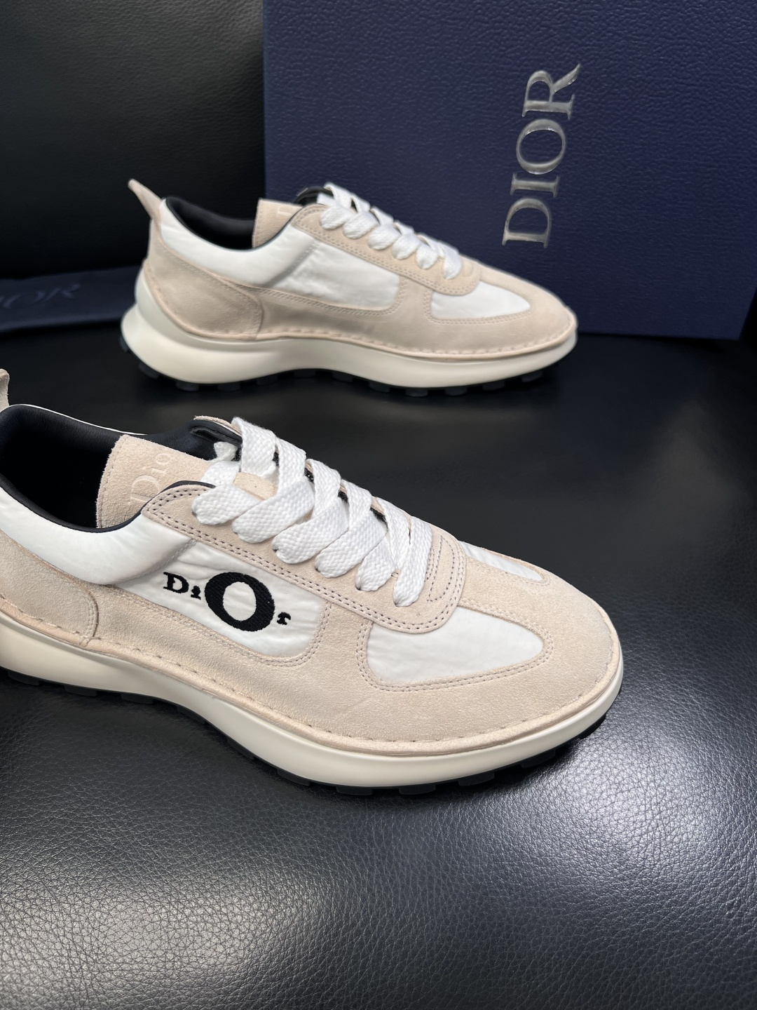 Dior 顶级工艺品 迪奥  专柜同步 原厂配置，意大利进口原版牛皮面料，透气舒适进口水染牛里垫，鞋底：