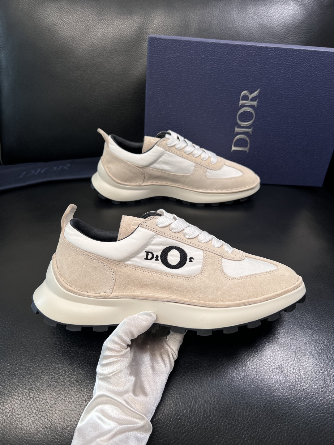 Dior 顶级工艺品 迪奥  专柜同步 原厂配置，意大利进口原版牛皮面料，透气舒适进口水染牛里垫，鞋底：