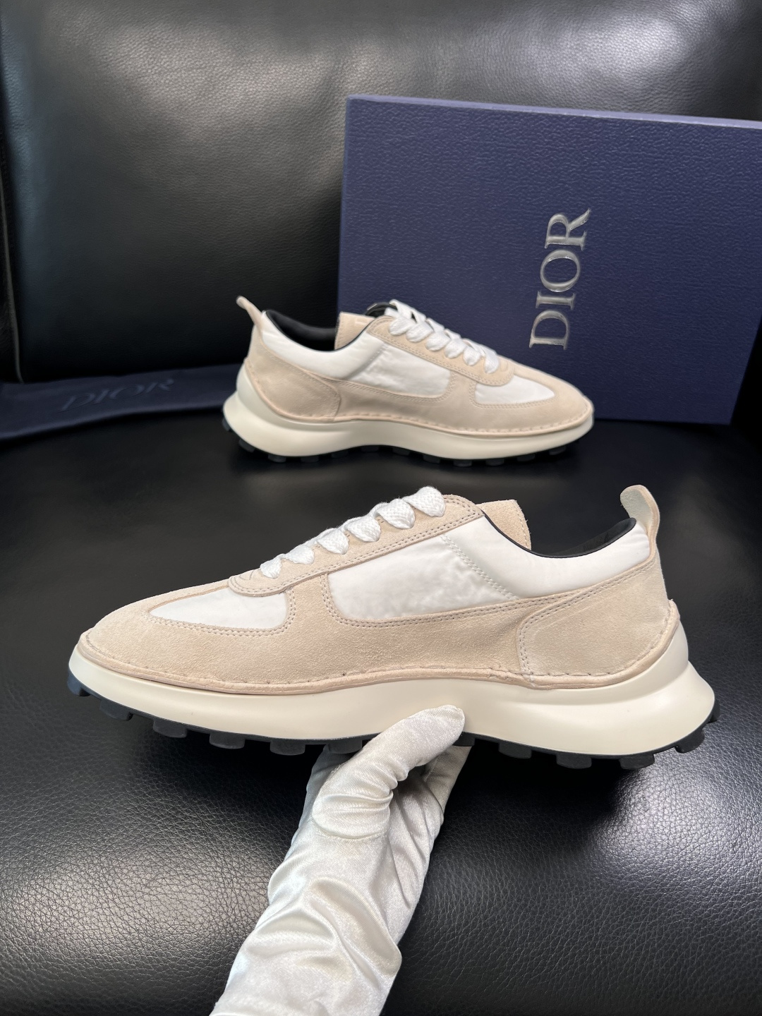 Dior 顶级工艺品 迪奥  专柜同步 原厂配置，意大利进口原版牛皮面料，透气舒适进口水染牛里垫，鞋底：