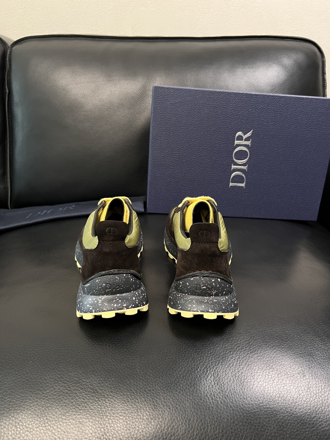 Dior 顶级工艺品 迪奥  专柜同步 原厂配置，意大利进口原版牛皮面料，透气舒适进口水染牛里垫，鞋底：