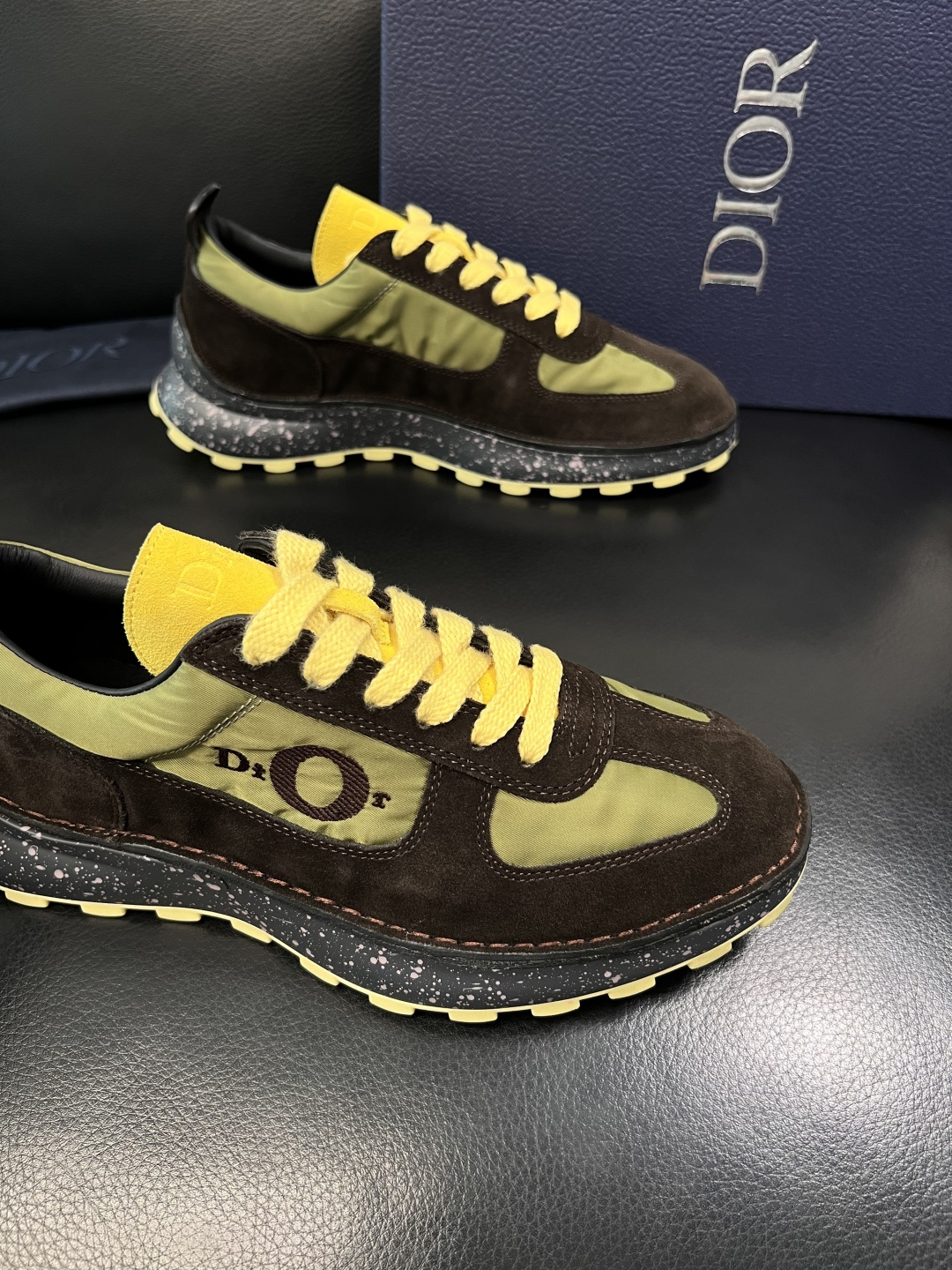 Dior 顶级工艺品 迪奥  专柜同步 原厂配置，意大利进口原版牛皮面料，透气舒适进口水染牛里垫，鞋底：
