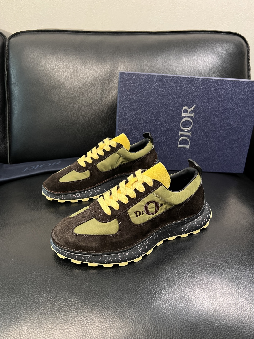 Dior 顶级工艺品 迪奥  专柜同步 原厂配置，意大利进口原版牛皮面料，透气舒适进口水染牛里垫，鞋底：