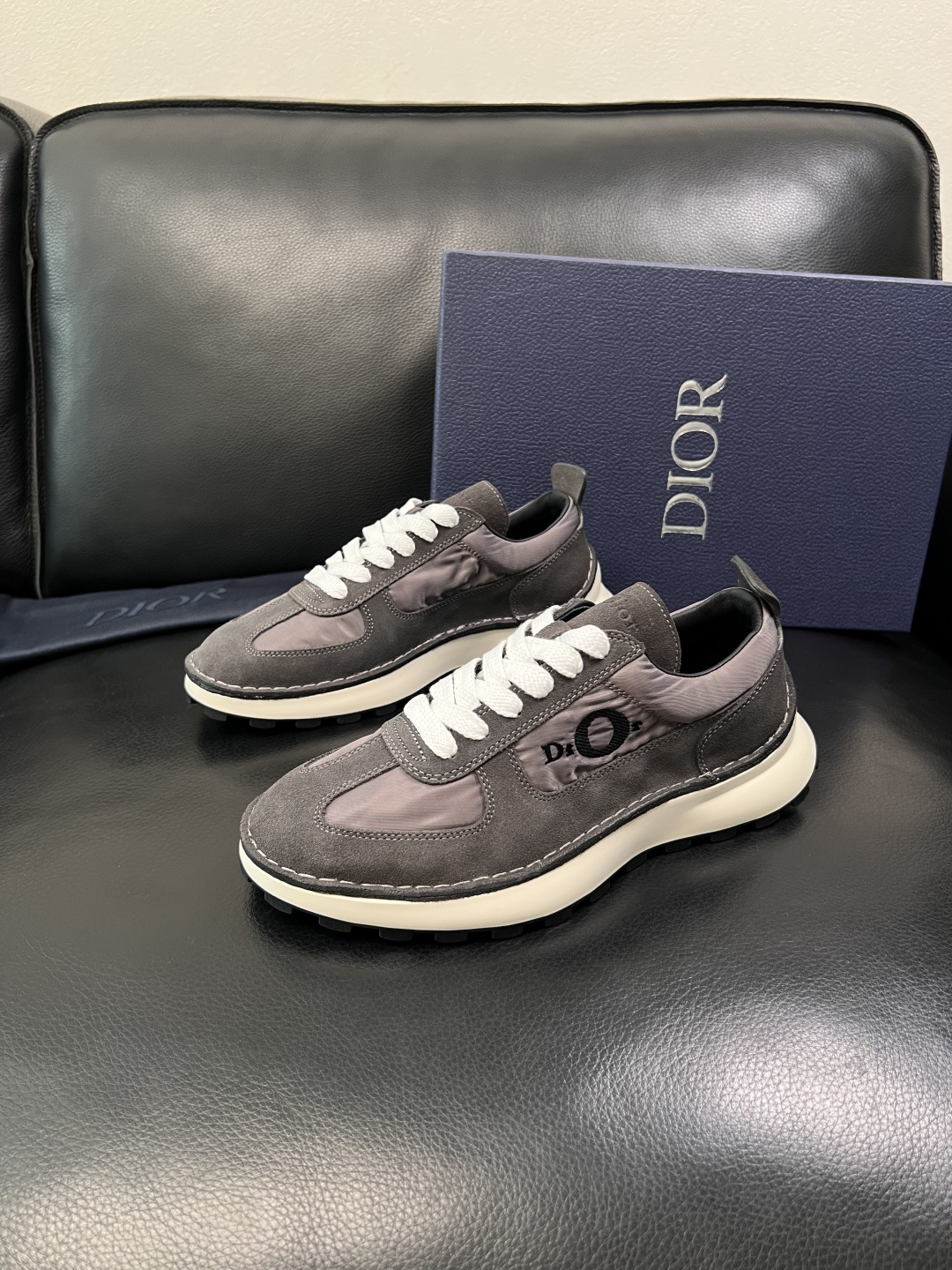 Dior 顶级工艺品 迪奥  专柜同步 原厂配置，意大利进口原版牛皮面料，透气舒适进口水染牛里垫，鞋底：
