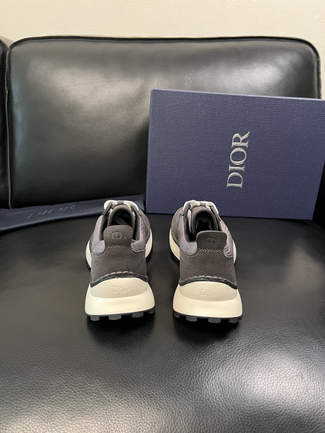 Dior 顶级工艺品 迪奥  专柜同步 原厂配置，意大利进口原版牛皮面料，透气舒适进口水染牛里垫，鞋底：