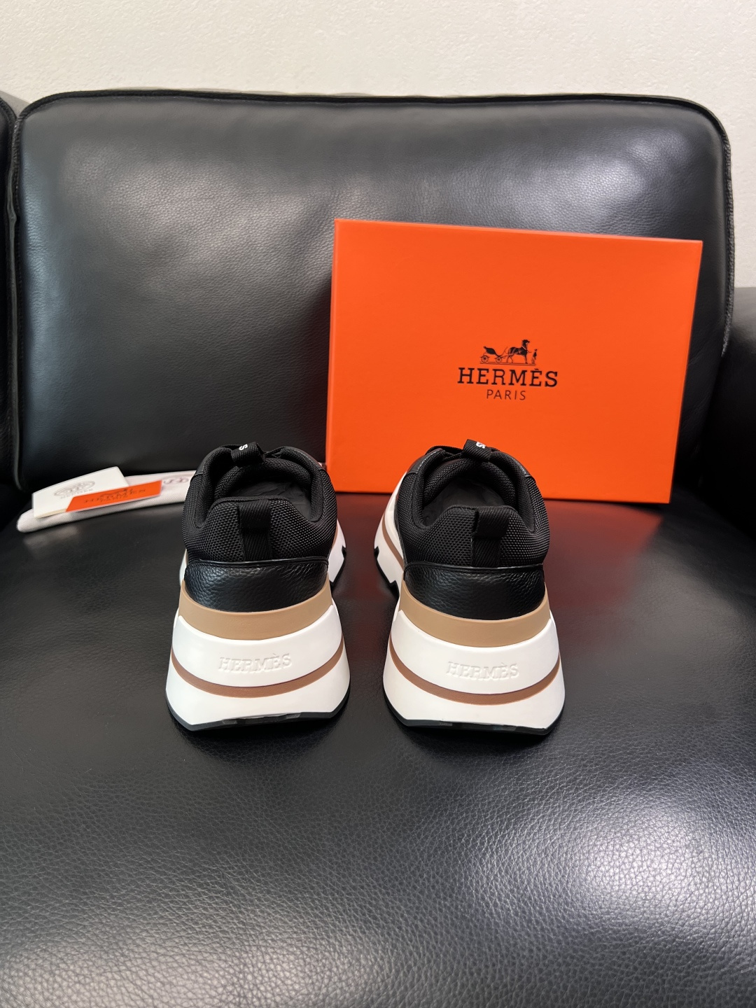 Hermes  高品质  顶级工艺品  爱马仕 专柜同步发售原厂配置，意大利进口原版牛皮面料，高品质拼接