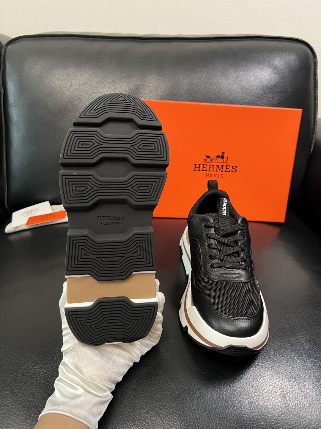 Hermes  高品质  顶级工艺品  爱马仕 专柜同步发售原厂配置，意大利进口原版牛皮面料，高品质拼接
