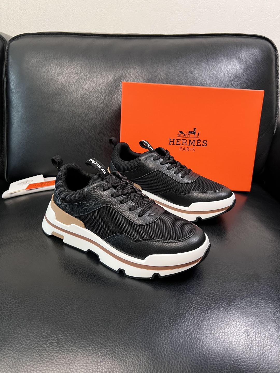 Hermes  高品质  顶级工艺品  爱马仕 专柜同步发售原厂配置，意大利进口原版牛皮面料，高品质拼接