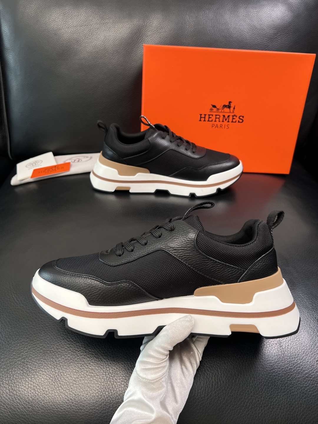 Hermes  高品质  顶级工艺品  爱马仕 专柜同步发售原厂配置，意大利进口原版牛皮面料，高品质拼接