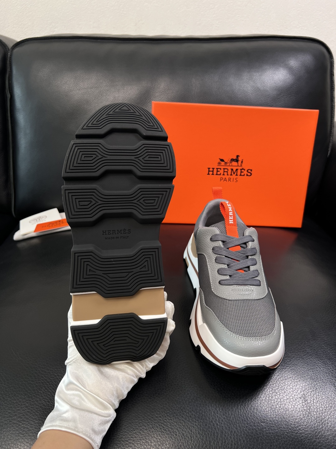 Hermes  高品质  顶级工艺品  爱马仕 专柜同步发售原厂配置，意大利进口原版牛皮面料，高品质拼接