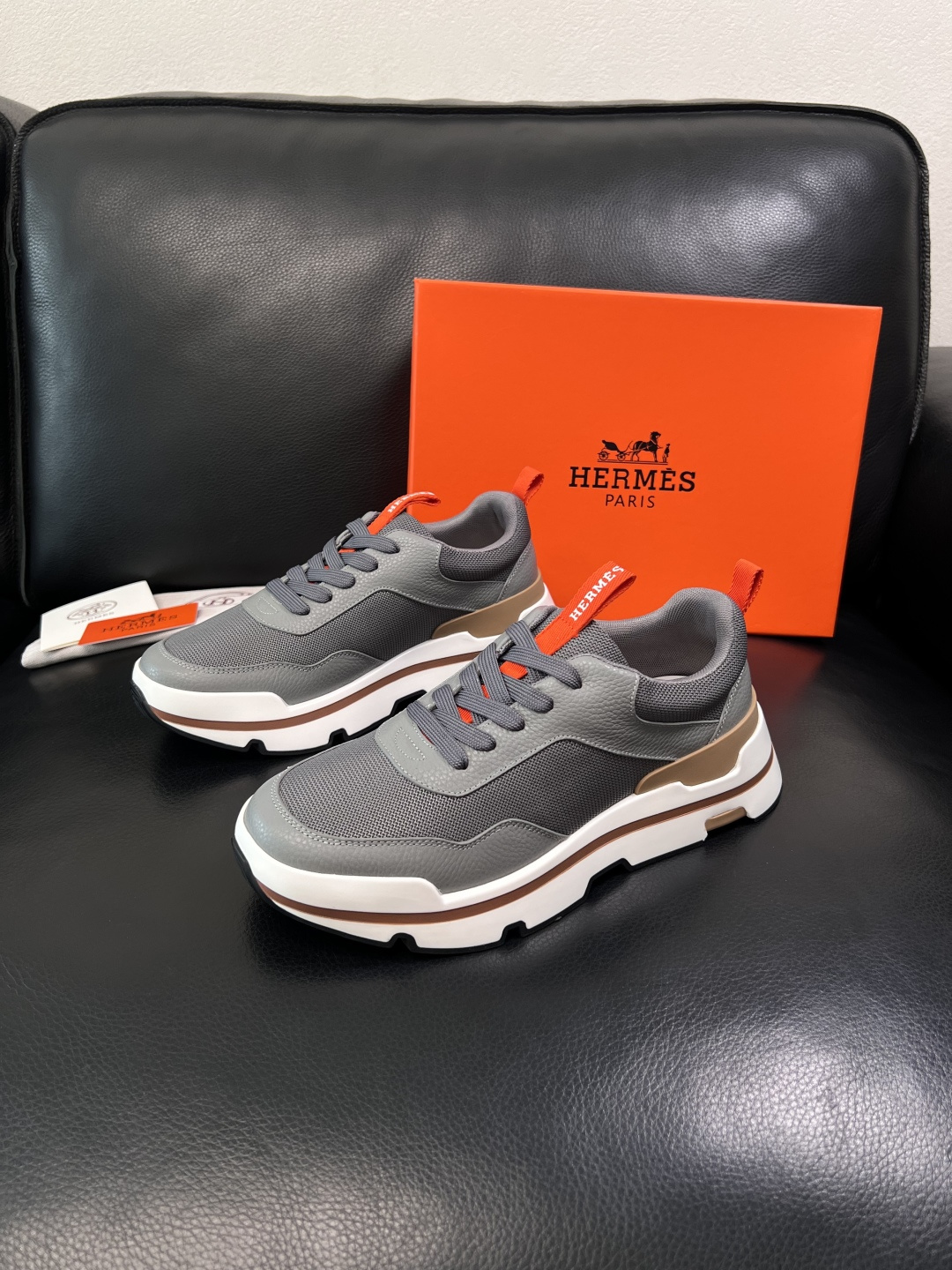 Hermes  高品质  顶级工艺品  爱马仕 专柜同步发售原厂配置，意大利进口原版牛皮面料，高品质拼接