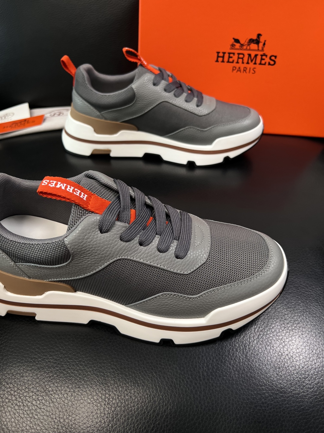 Hermes  高品质  顶级工艺品  爱马仕 专柜同步发售原厂配置，意大利进口原版牛皮面料，高品质拼接