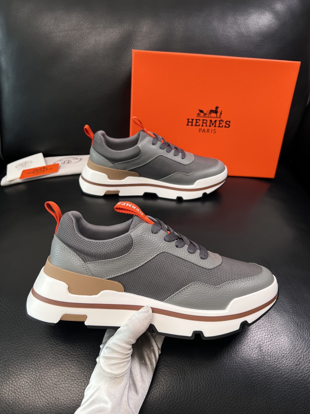 Hermes  高品质  顶级工艺品  爱马仕 专柜同步发售原厂配置，意大利进口原版牛皮面料，高品质拼接
