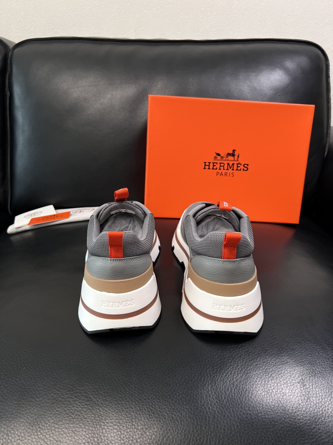 Hermes  高品质  顶级工艺品  爱马仕 专柜同步发售原厂配置，意大利进口原版牛皮面料，高品质拼接