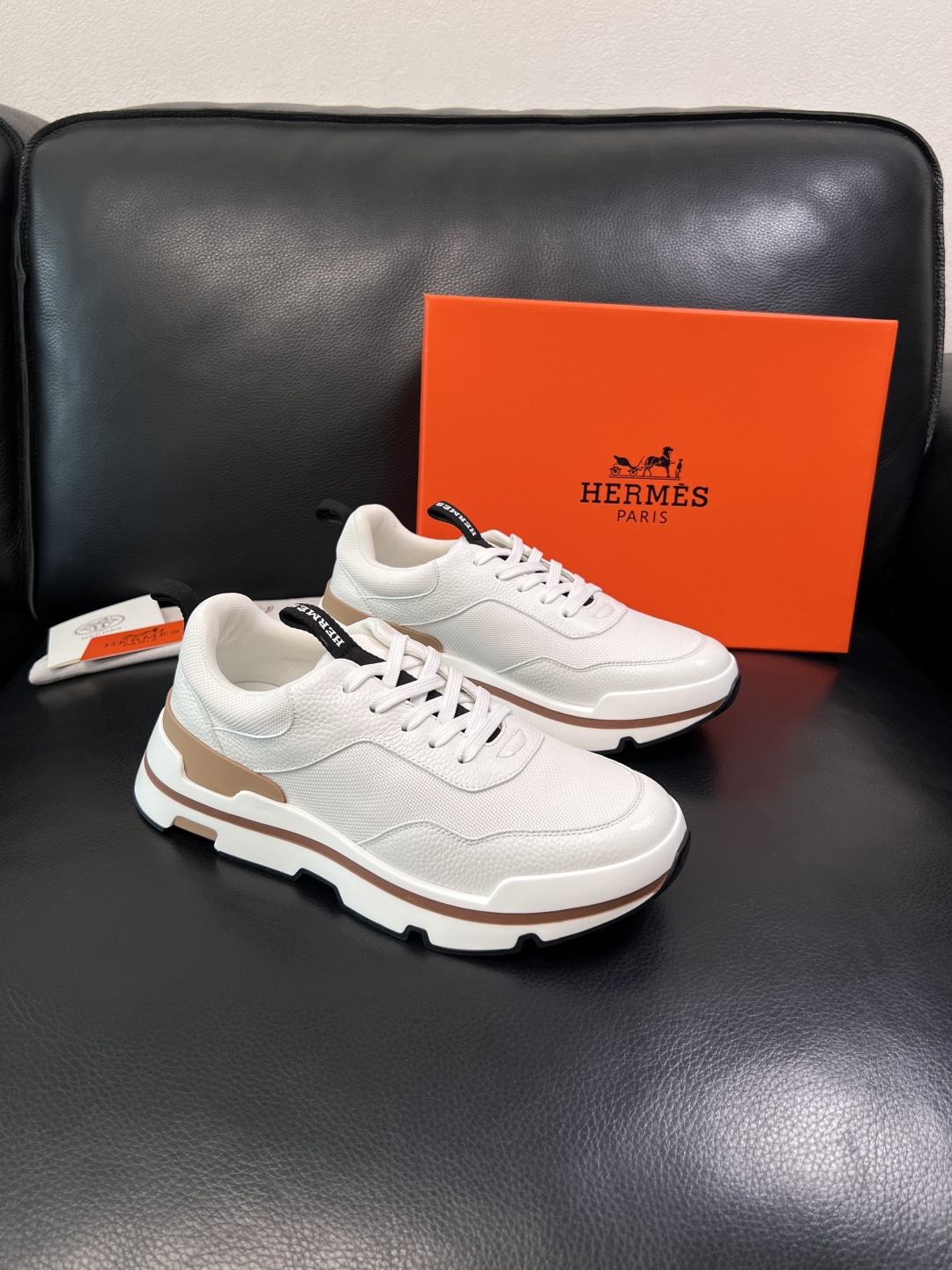 Hermes  高品质  顶级工艺品  爱马仕 专柜同步发售原厂配置，意大利进口原版牛皮面料，高品质拼接