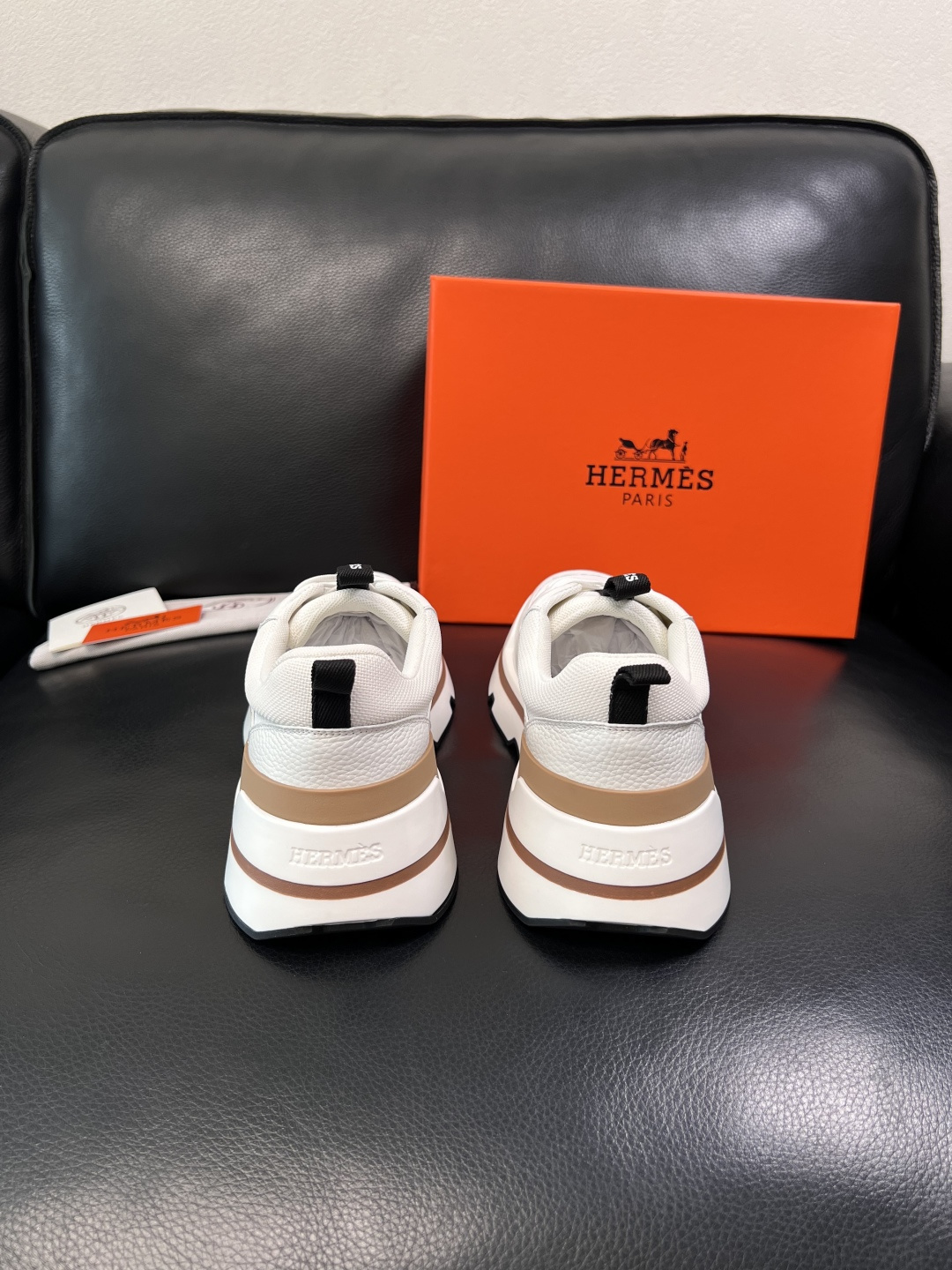 Hermes  高品质  顶级工艺品  爱马仕 专柜同步发售原厂配置，意大利进口原版牛皮面料，高品质拼接