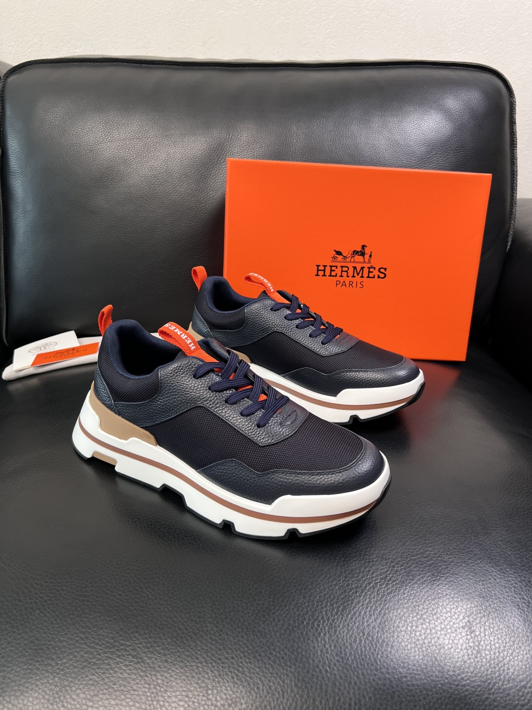 Hermes  高品质  顶级工艺品  爱马仕 专柜同步发售原厂配置，意大利进口原版牛皮面料，高品质拼接