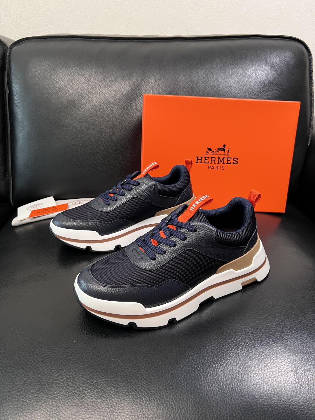 Hermes  高品质  顶级工艺品  爱马仕 专柜同步发售原厂配置，意大利进口原版牛皮面料，高品质拼接