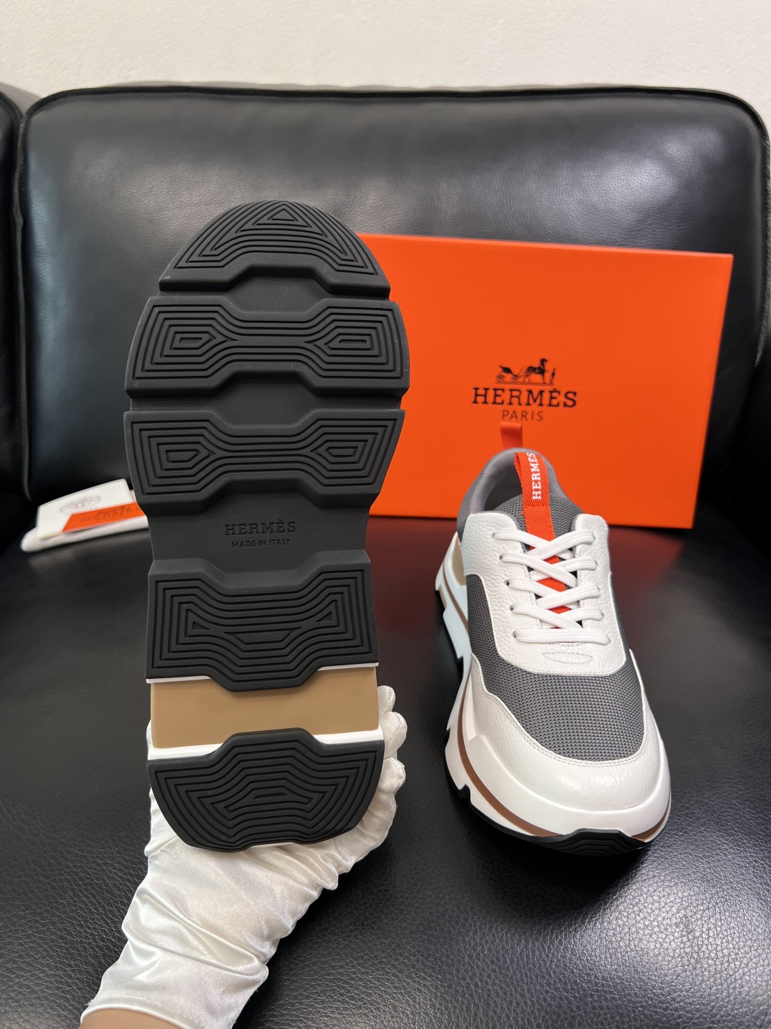Hermes  高品质  顶级工艺品  爱马仕 专柜同步发售原厂配置，意大利进口原版牛皮面料，高品质拼接