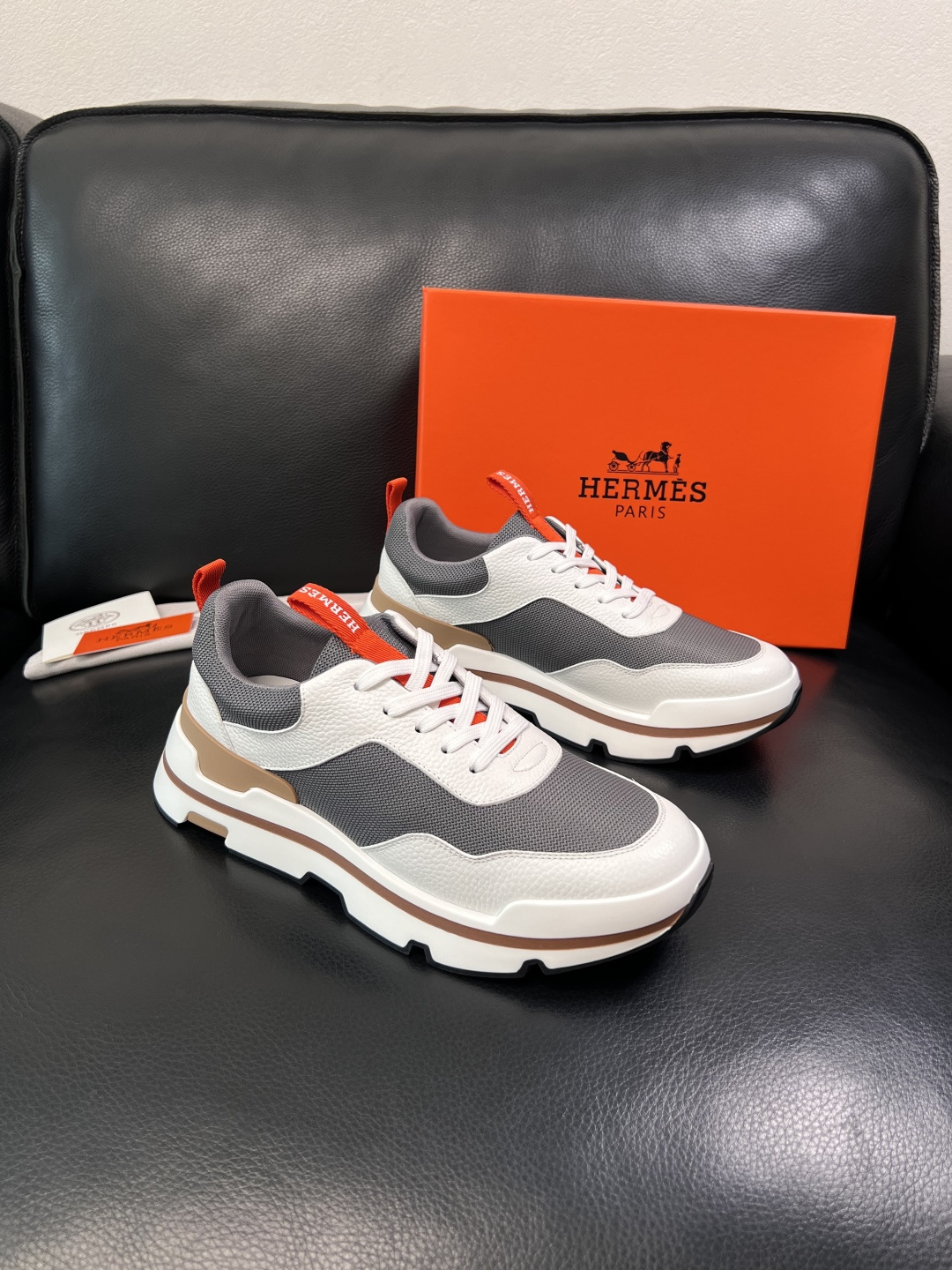 Hermes  高品质  顶级工艺品  爱马仕 专柜同步发售原厂配置，意大利进口原版牛皮面料，高品质拼接