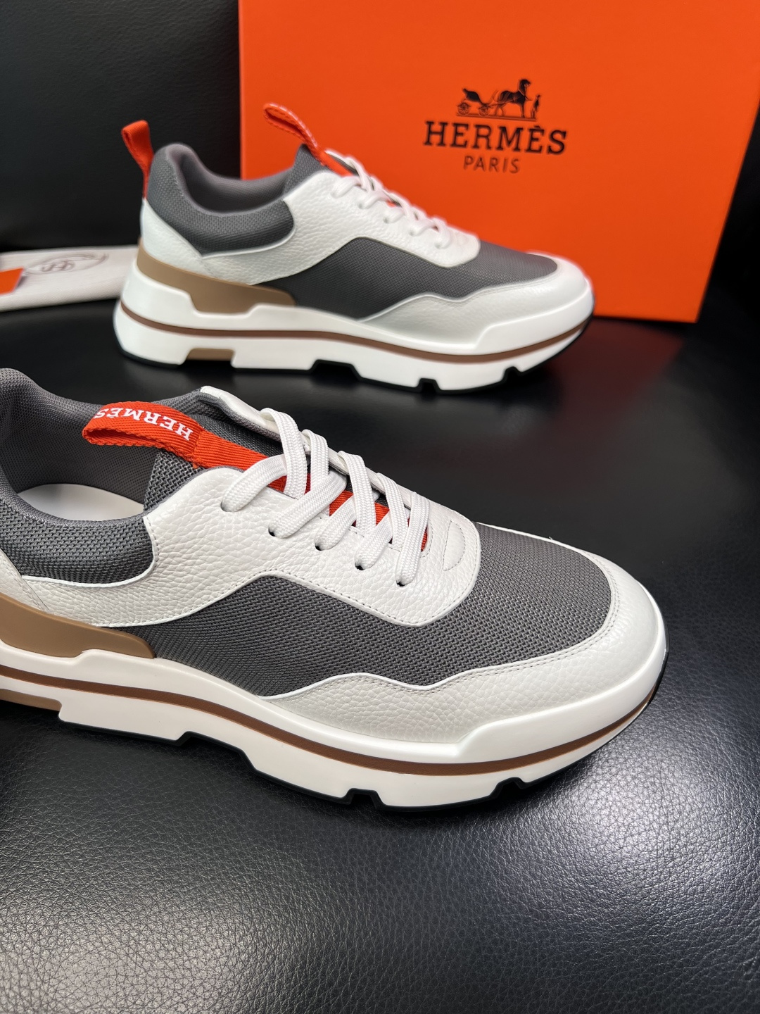 Hermes  高品质  顶级工艺品  爱马仕 专柜同步发售原厂配置，意大利进口原版牛皮面料，高品质拼接