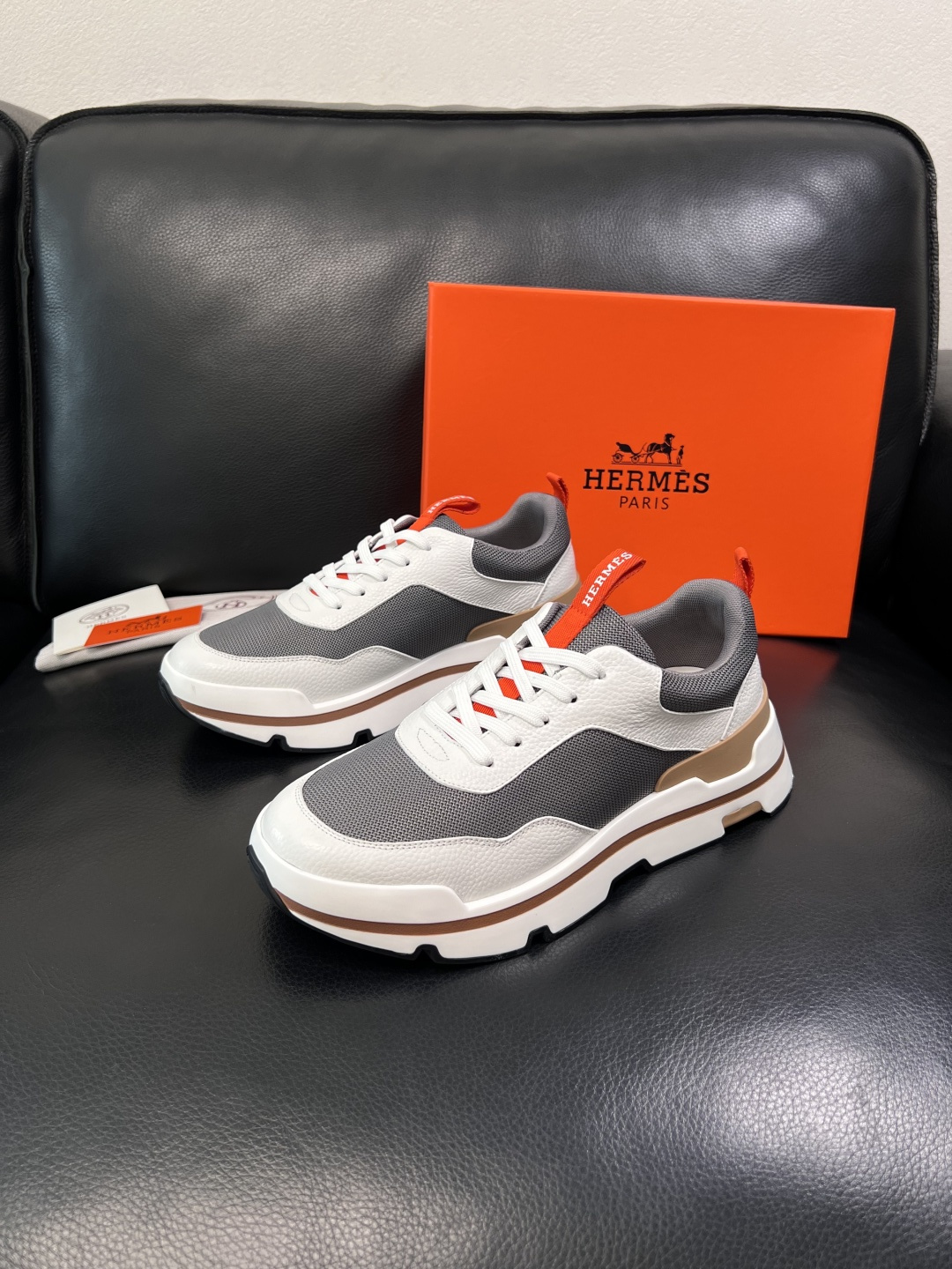 Hermes  高品质  顶级工艺品  爱马仕 专柜同步发售原厂配置，意大利进口原版牛皮面料，高品质拼接