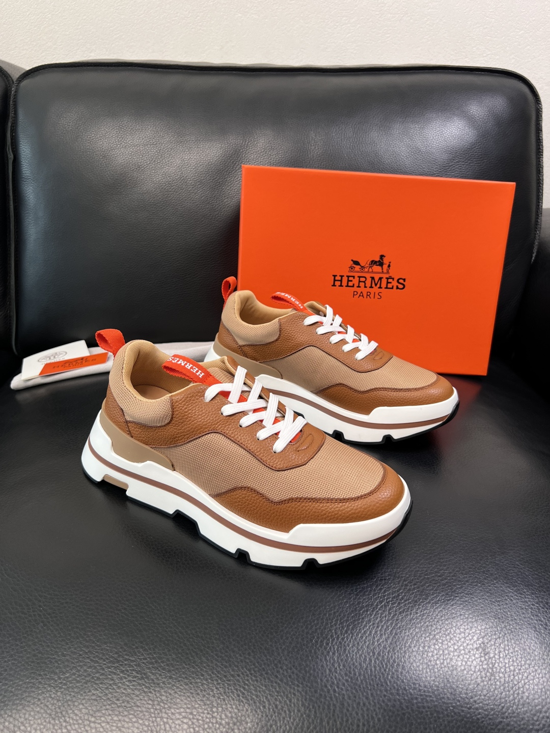 Hermes  高品质  顶级工艺品  爱马仕 专柜同步发售原厂配置，意大利进口原版牛皮面料，高品质拼接