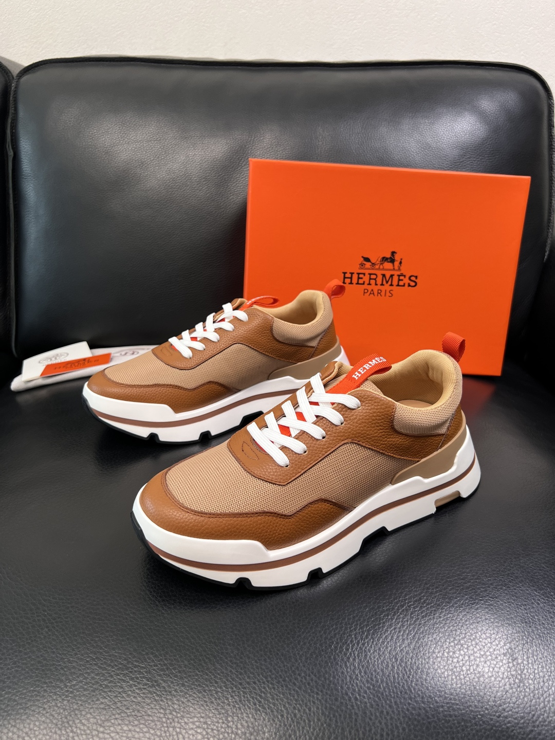 Hermes  高品质  顶级工艺品  爱马仕 专柜同步发售原厂配置，意大利进口原版牛皮面料，高品质拼接