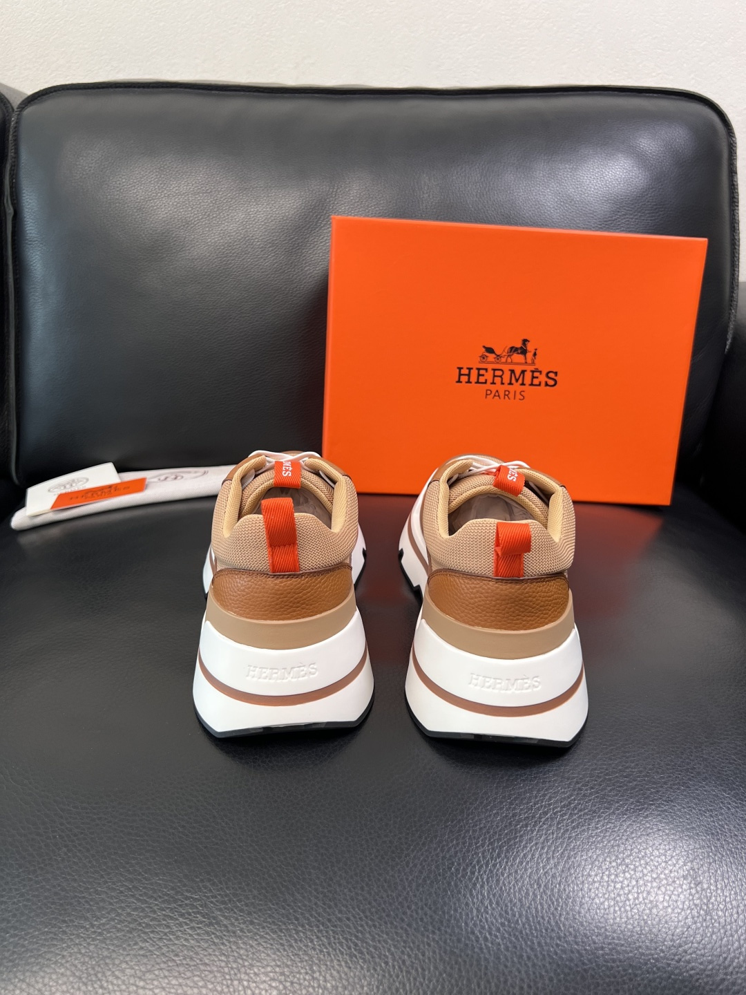 Hermes  高品质  顶级工艺品  爱马仕 专柜同步发售原厂配置，意大利进口原版牛皮面料，高品质拼接