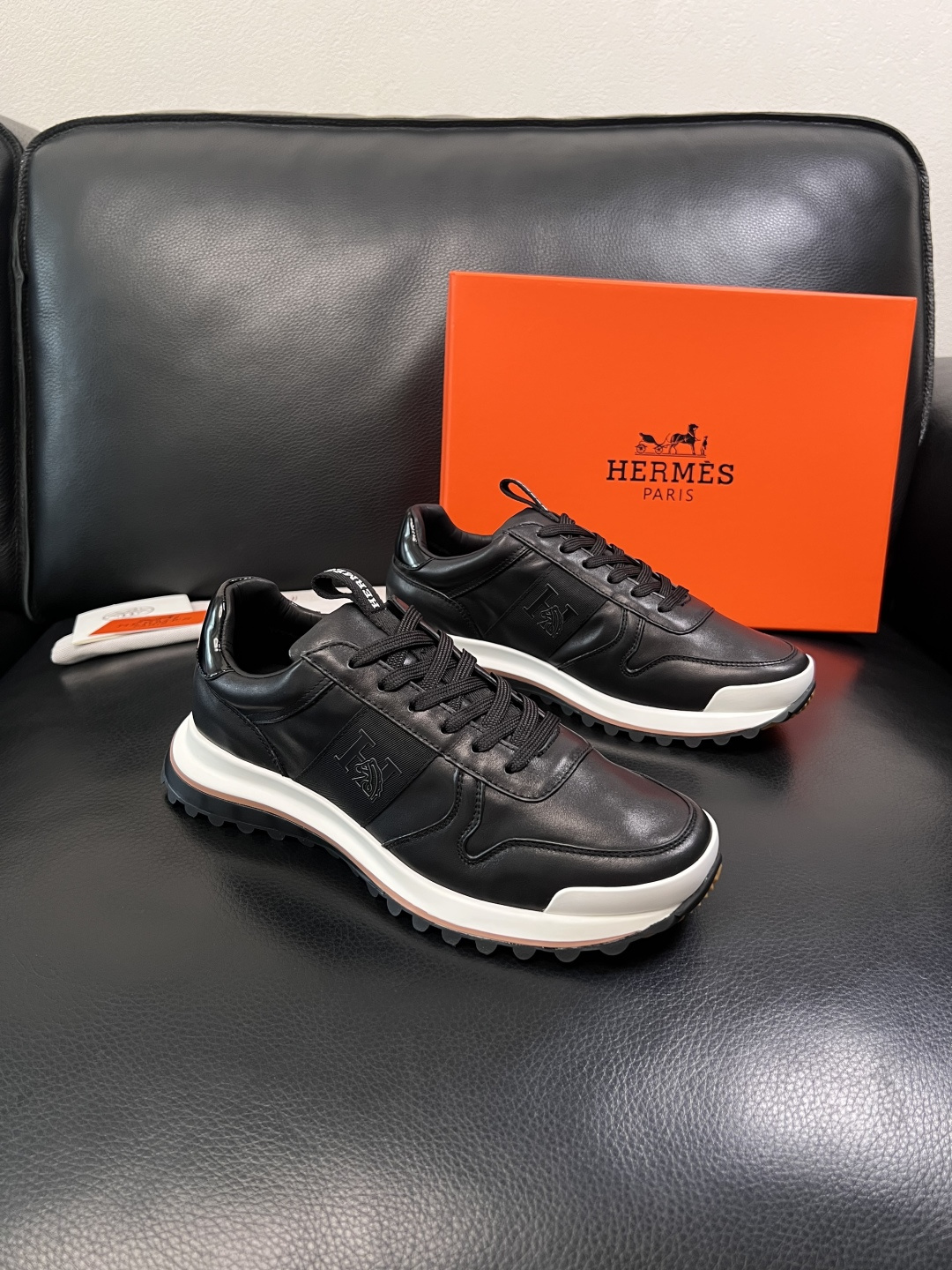 Hermes  高品质  顶级工艺品  爱马仕 专柜同步发售原厂配置，意大利进口原版牛皮面料，高品质拼接