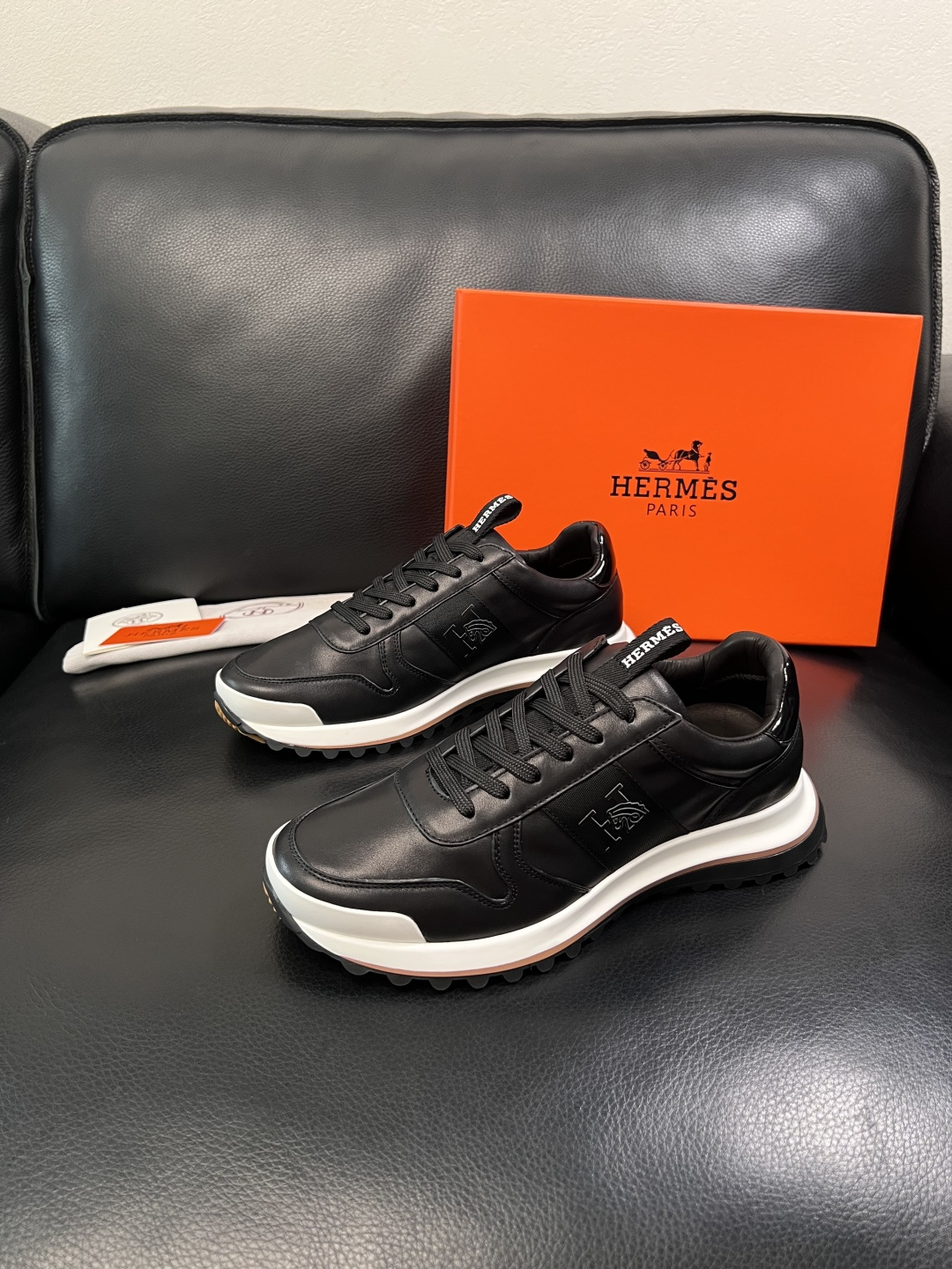 Hermes  高品质  顶级工艺品  爱马仕 专柜同步发售原厂配置，意大利进口原版牛皮面料，高品质拼接