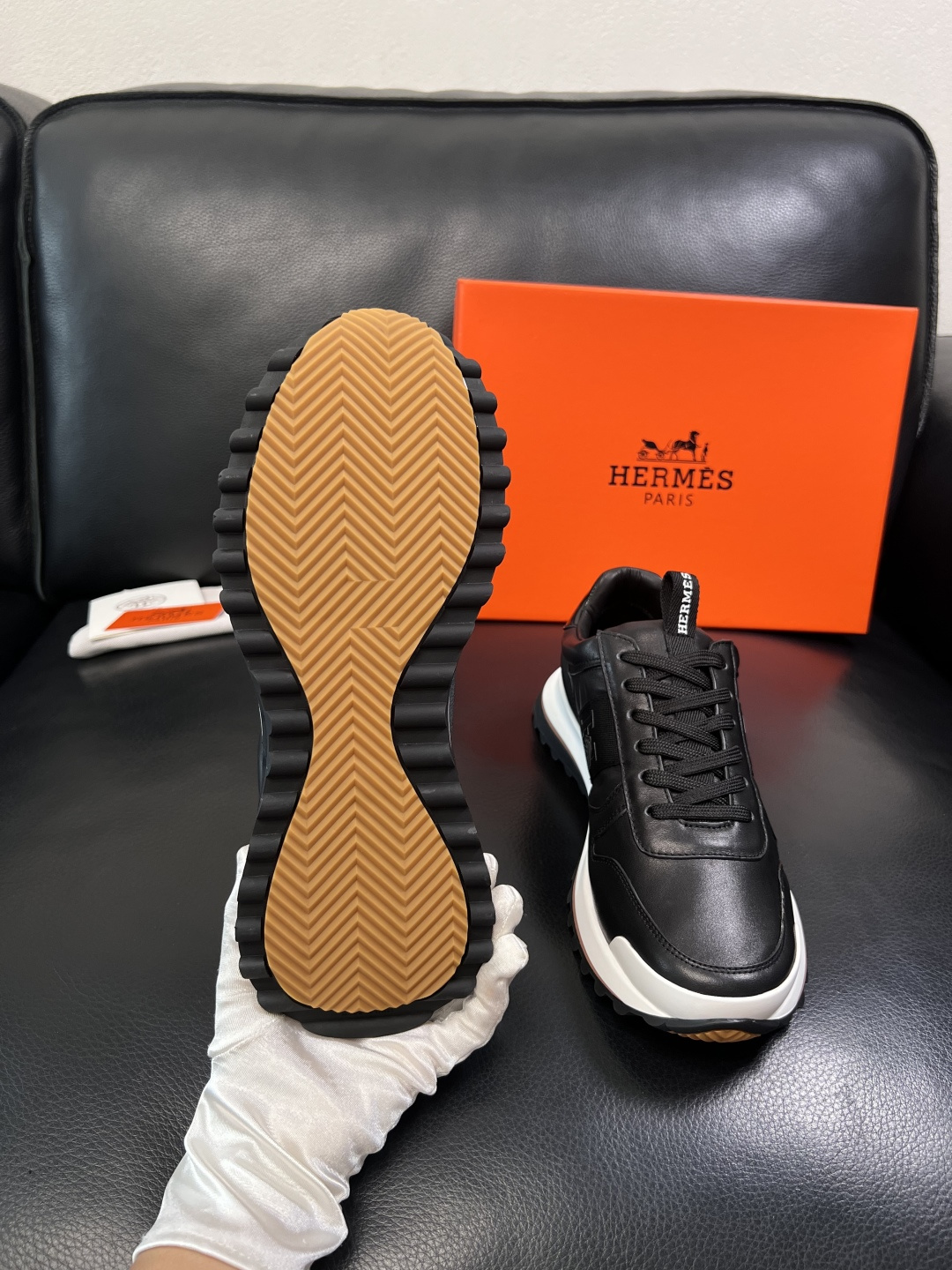 Hermes  高品质  顶级工艺品  爱马仕 专柜同步发售原厂配置，意大利进口原版牛皮面料，高品质拼接