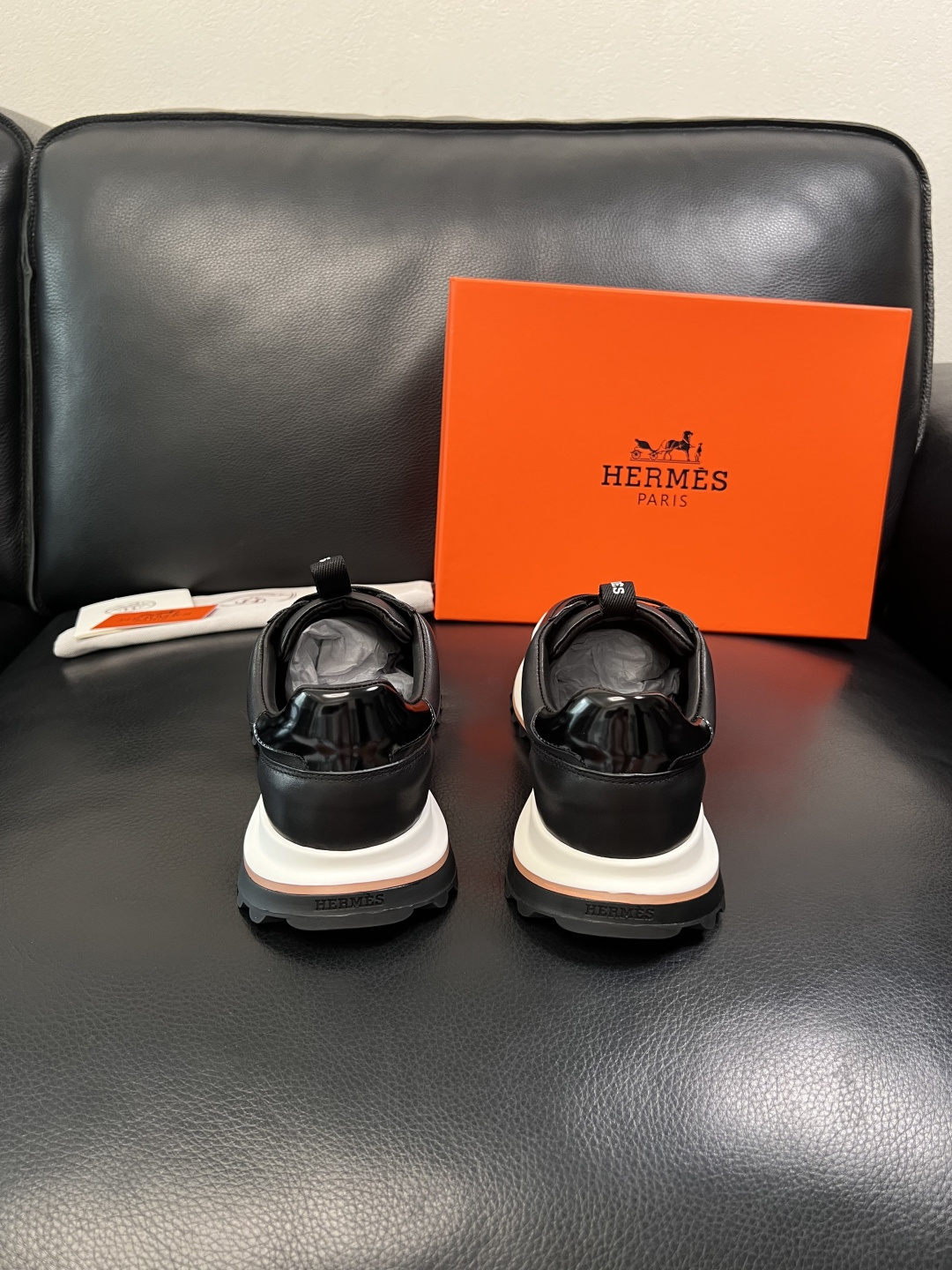 Hermes  高品质  顶级工艺品  爱马仕 专柜同步发售原厂配置，意大利进口原版牛皮面料，高品质拼接