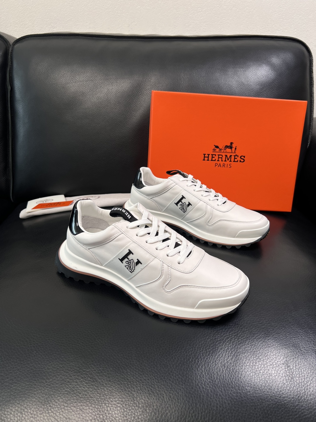 Hermes  高品质  顶级工艺品  爱马仕 专柜同步发售原厂配置，意大利进口原版牛皮面料，高品质拼接