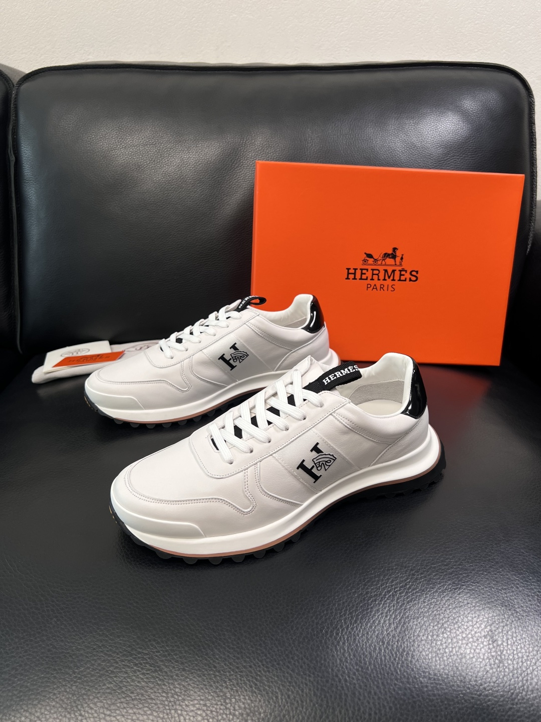 Hermes  高品质  顶级工艺品  爱马仕 专柜同步发售原厂配置，意大利进口原版牛皮面料，高品质拼接