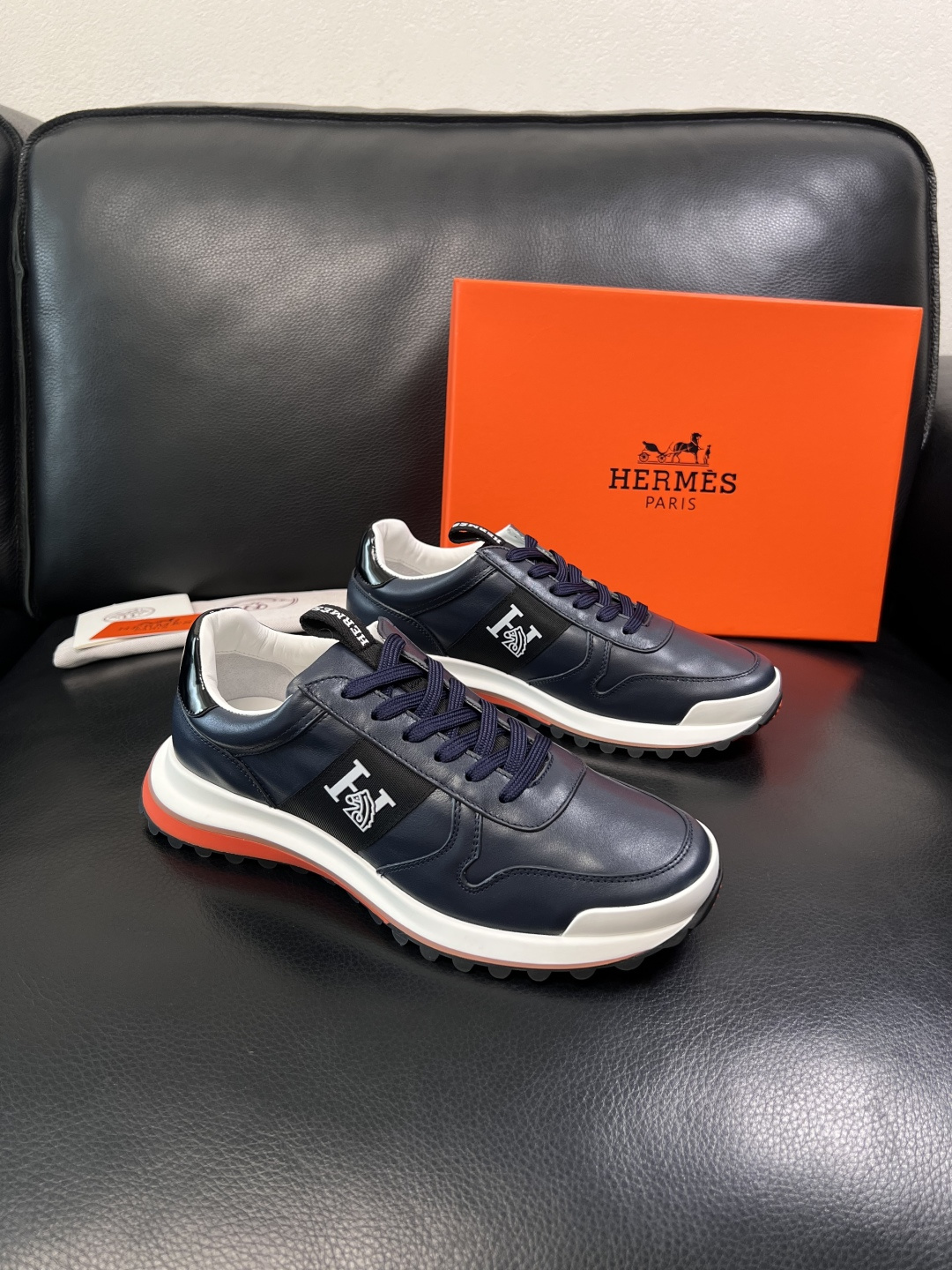 Hermes  高品质  顶级工艺品  爱马仕 专柜同步发售原厂配置，意大利进口原版牛皮面料，高品质拼接