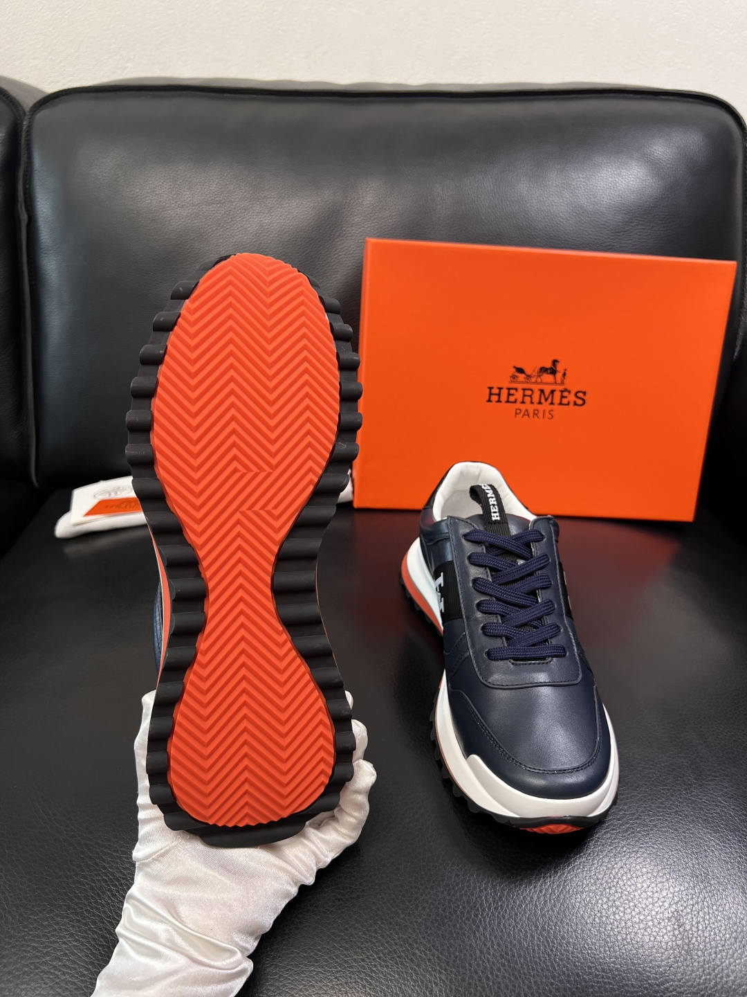 Hermes  高品质  顶级工艺品  爱马仕 专柜同步发售原厂配置，意大利进口原版牛皮面料，高品质拼接