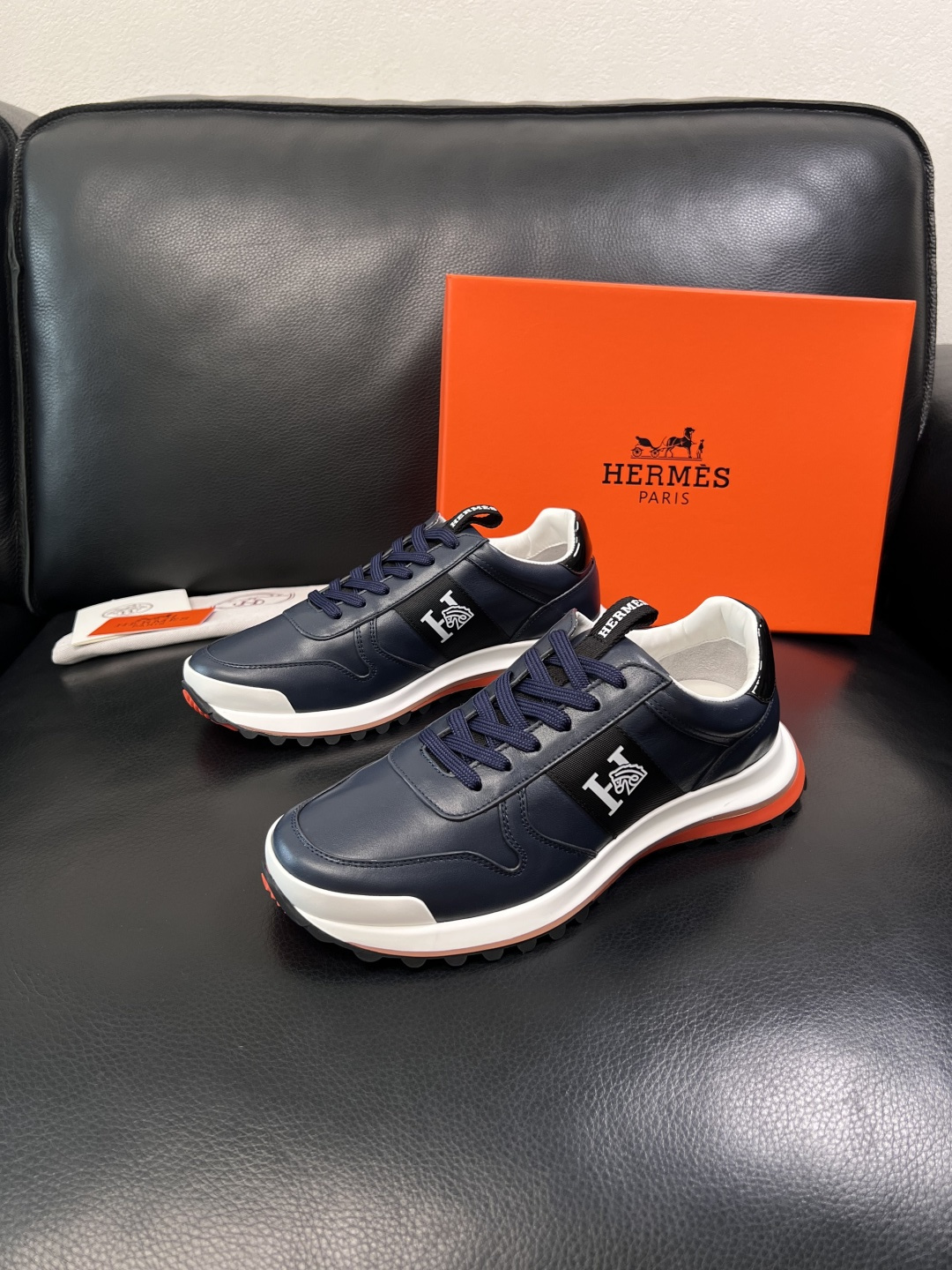 Hermes  高品质  顶级工艺品  爱马仕 专柜同步发售原厂配置，意大利进口原版牛皮面料，高品质拼接