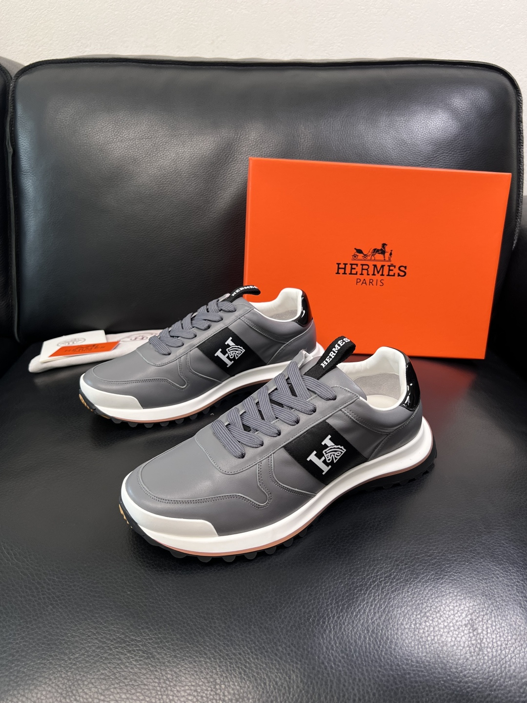 Hermes  高品质  顶级工艺品  爱马仕 专柜同步发售原厂配置，意大利进口原版牛皮面料，高品质拼接