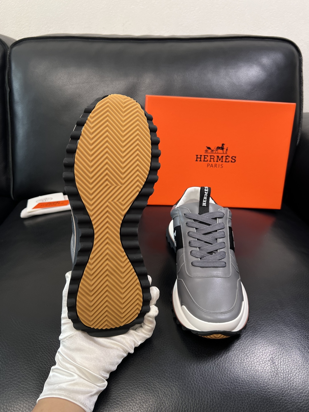 Hermes  高品质  顶级工艺品  爱马仕 专柜同步发售原厂配置，意大利进口原版牛皮面料，高品质拼接