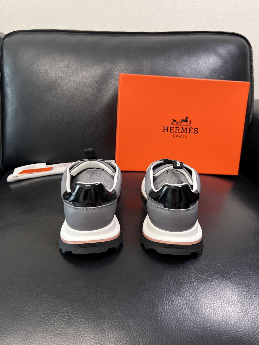 Hermes  高品质  顶级工艺品  爱马仕 专柜同步发售原厂配置，意大利进口原版牛皮面料，高品质拼接