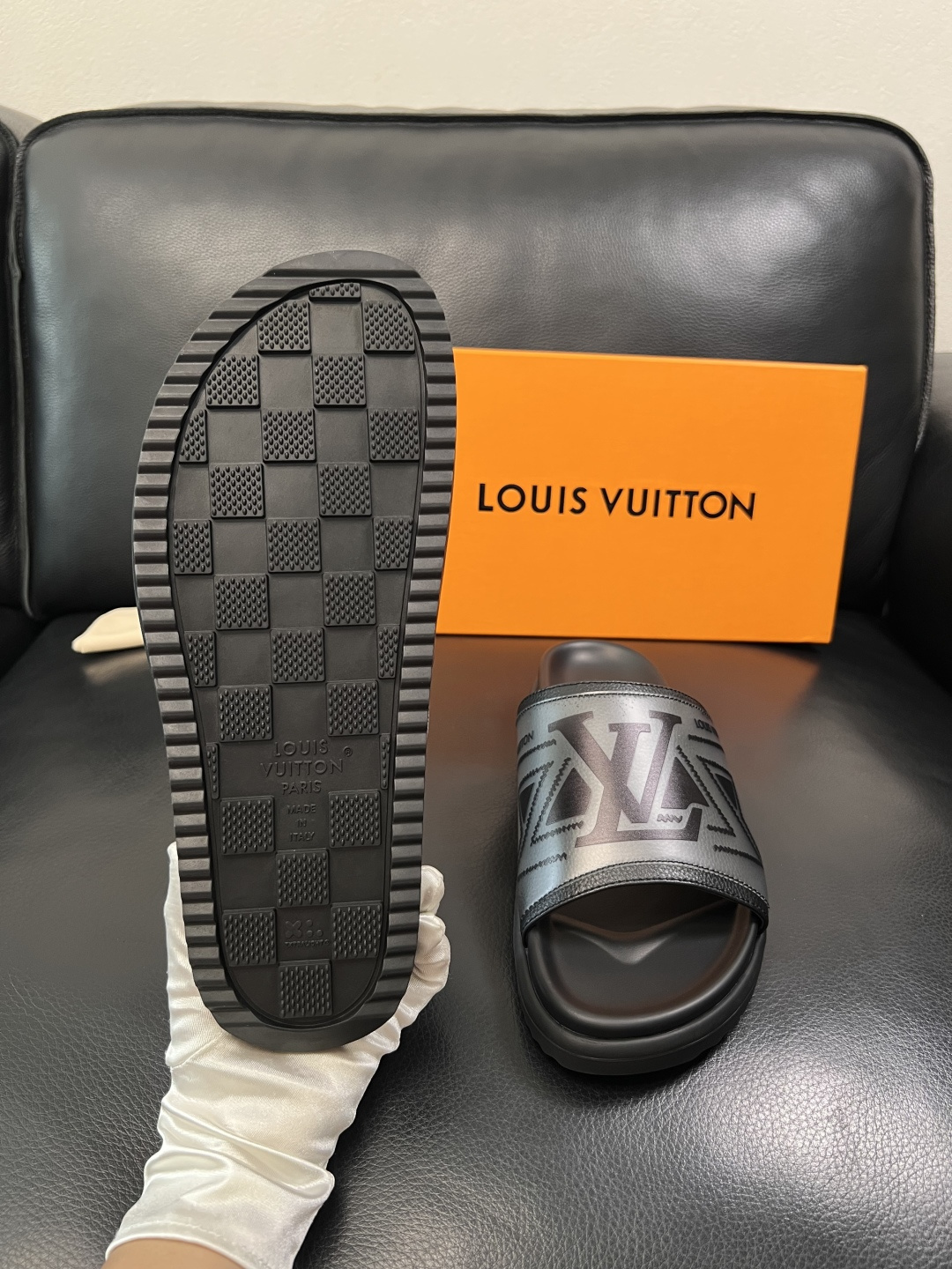Lv  高品质  顶级工艺品  路易威登，拖鞋  专柜同步原厂配置，鞋面意大利进口，高品质拼接缤纷色彩复