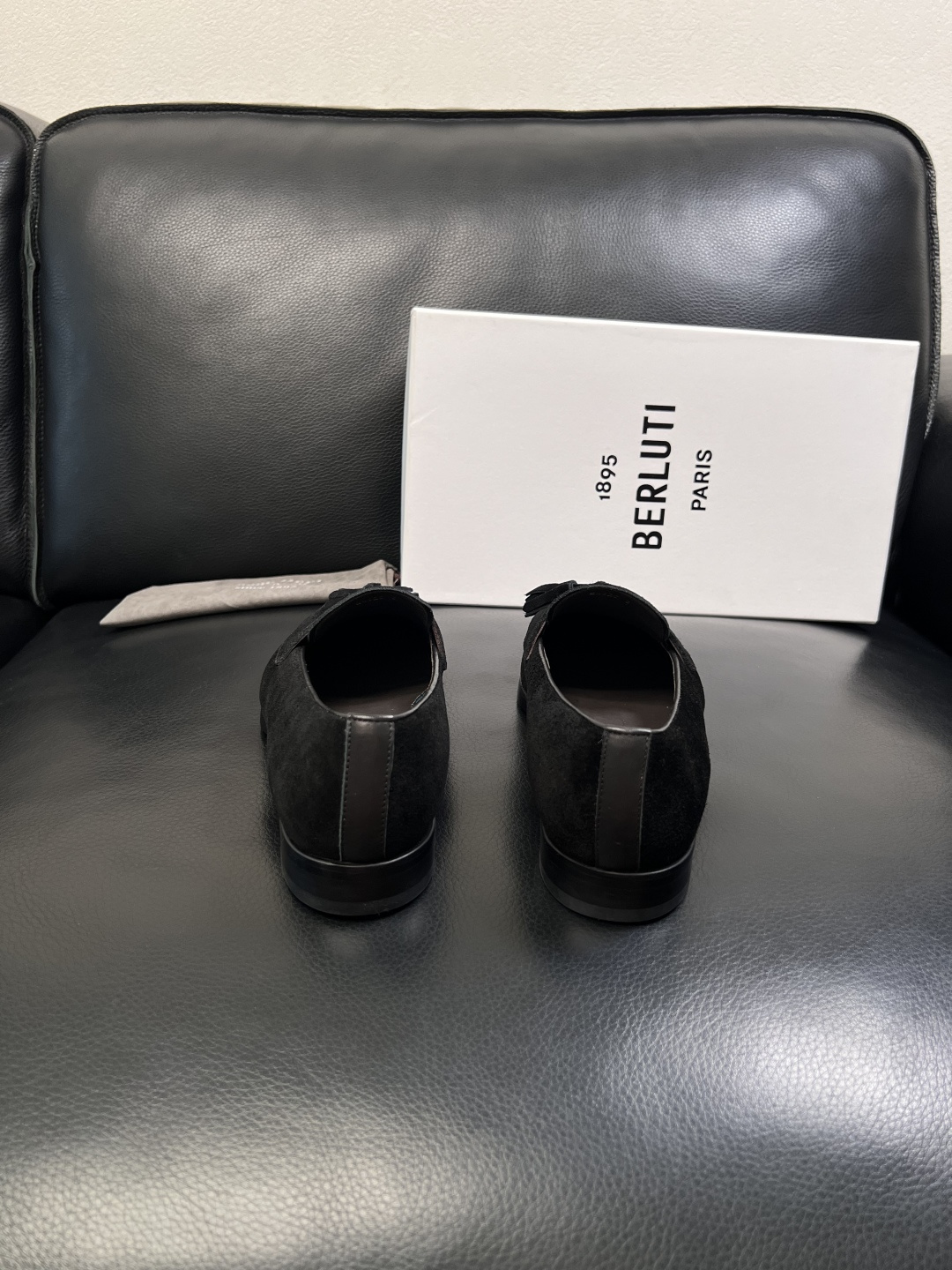 Berluti  高品质  顶级工艺品  布鲁提 专柜同步发售原厂配置，意大利进口牛皮面料，全进口水染牛